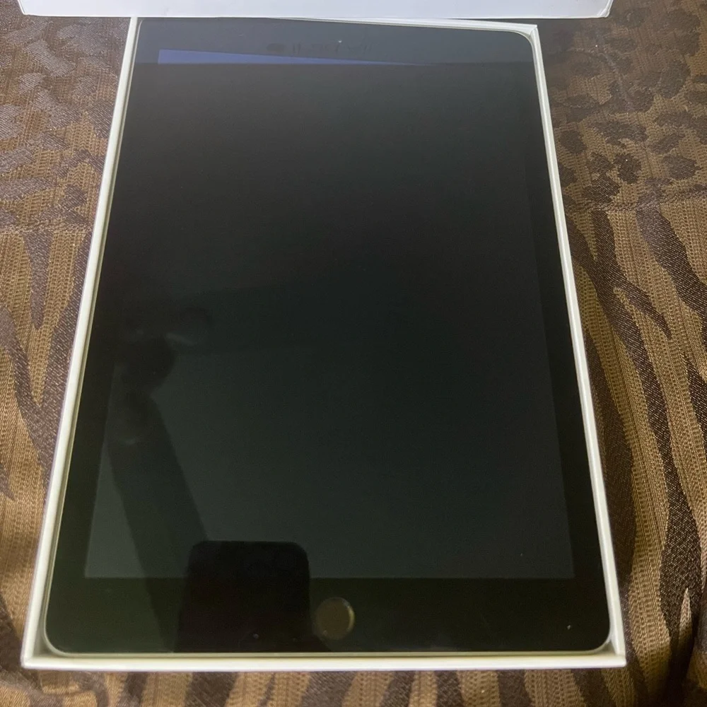 iPad Air 2 (2014) space gray